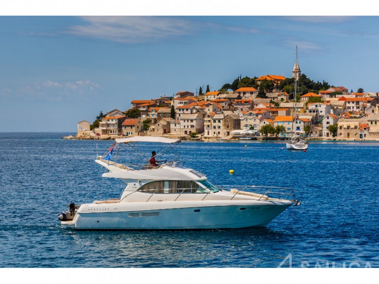 Prestige 36 Fly - Yacht Charter Sailica