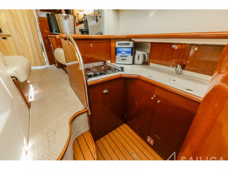 Prestige 36 Fly - Yacht Charter Sailica