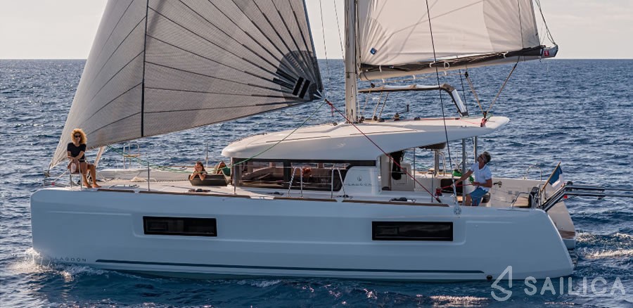 Lagoon 40 - Yacht Charter Sailica