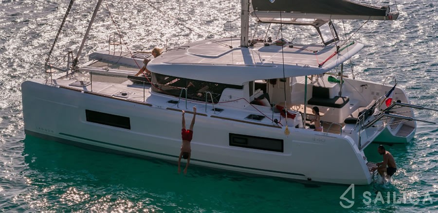 Lagoon 40 - Yacht Charter Sailica