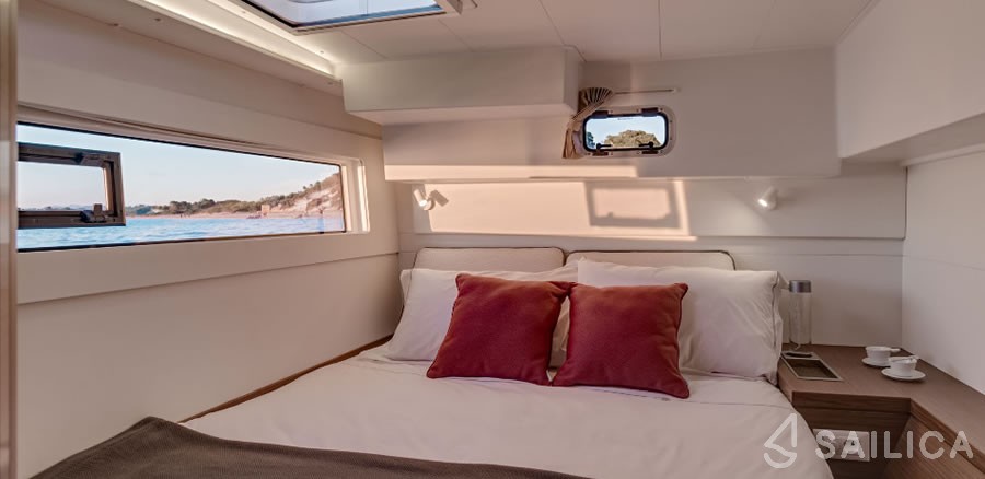 Lagoon 40 - Yacht Charter Sailica