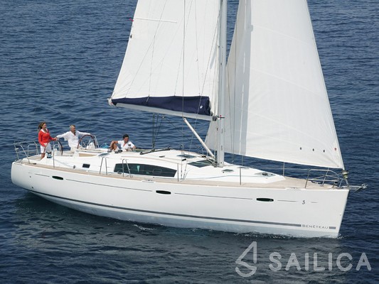 Oceanis 43 - Yacht Charter Sailica