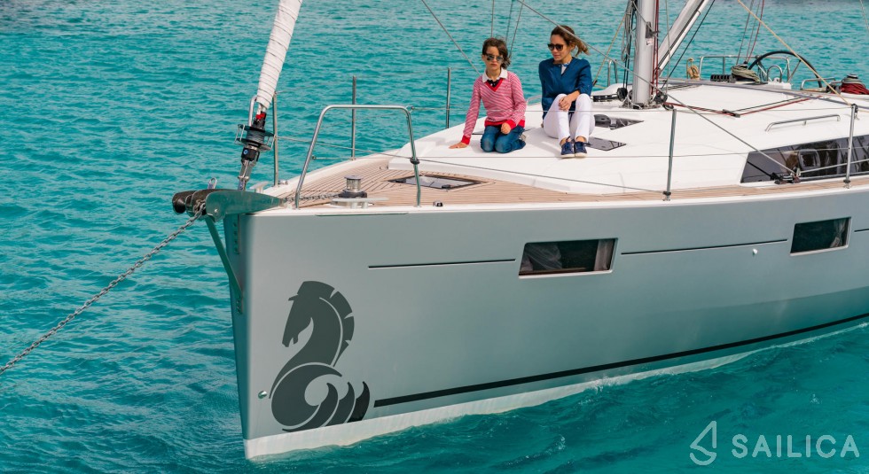 Oceanis 41.1 - Yacht Charter Sailica