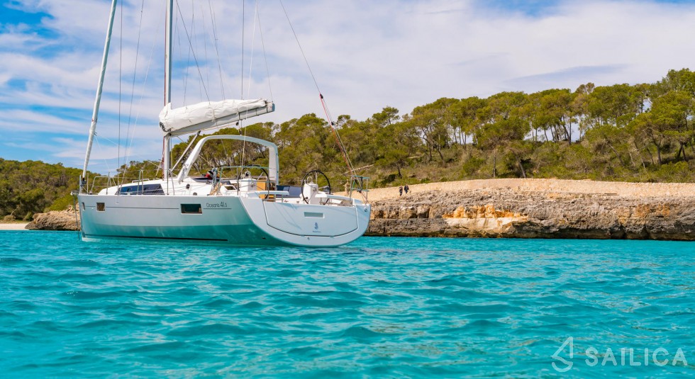 Oceanis 41.1 - Yacht Charter Sailica
