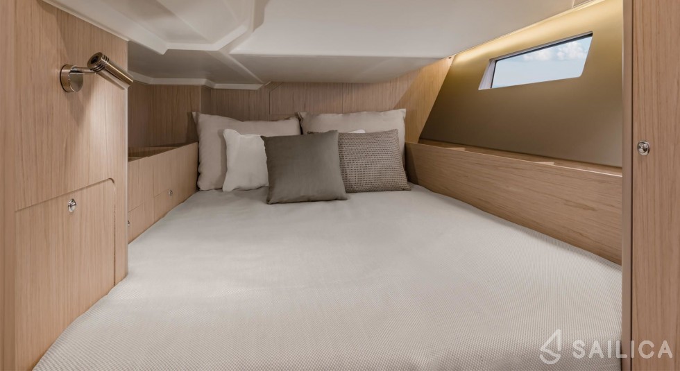 Oceanis 41.1 - Yacht Charter Sailica