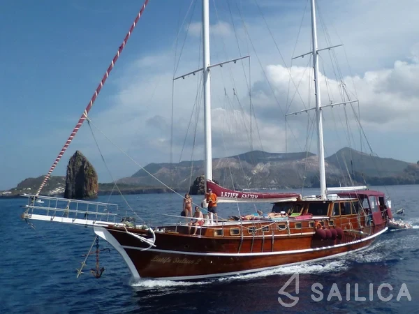 Gulet - Yacht Charter Sailica