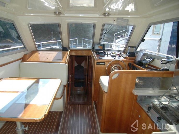 Adria 1002 - Yacht Charter Sailica
