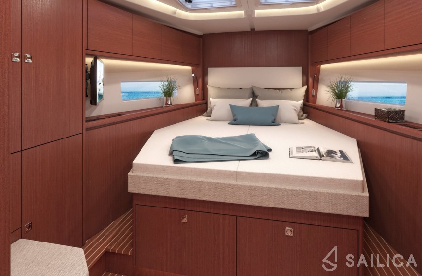 Bavaria Cruiser 45 - Yacht Charter Sailica