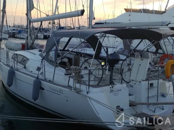 Oceanis 43 - Yacht Charter Sailica