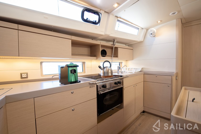 Oceanis 46.1 - Yacht Charter Sailica