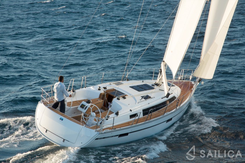 Bavaria Cruiser 37 - Yacht Charter Sailica