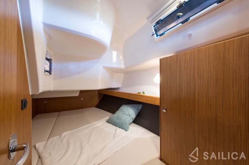 Bavaria Cruiser 37 - Yacht Charter Sailica