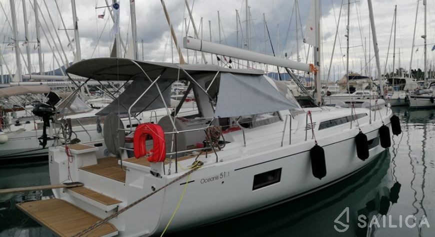 Oceanis 51.1 - Yacht Charter Sailica