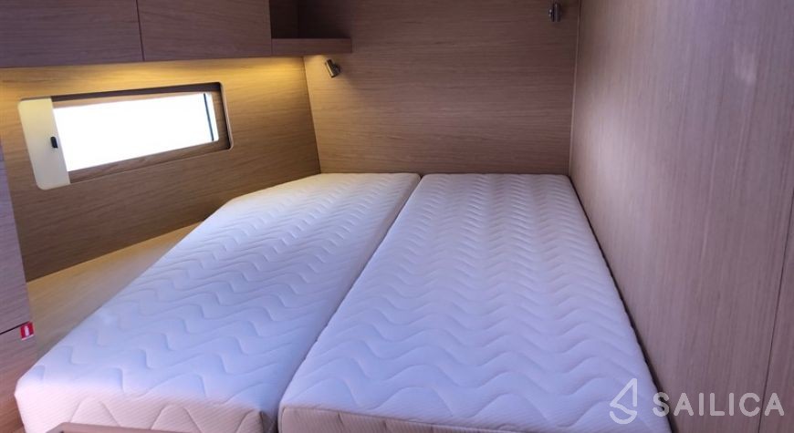 Oceanis 51.1 - Yacht Charter Sailica