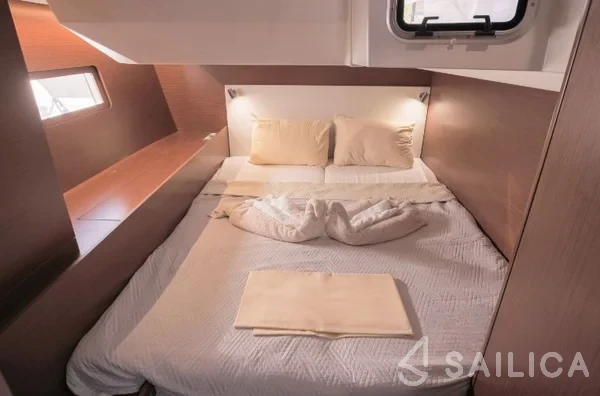 Oceanis 51.1 - Yacht Charter Sailica