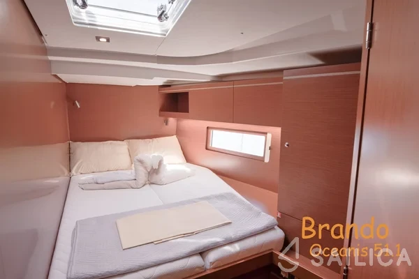 Oceanis 51.1 - Yacht Charter Sailica