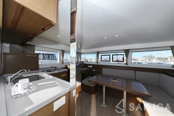 Lagoon 40 - Yacht Charter Sailica