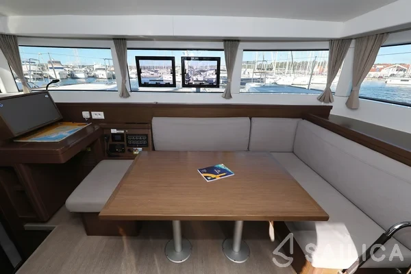 Lagoon 40 - Yacht Charter Sailica