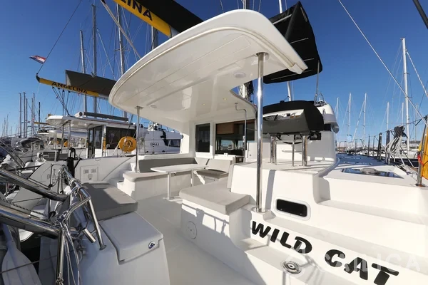Lagoon 40 - Yacht Charter Sailica