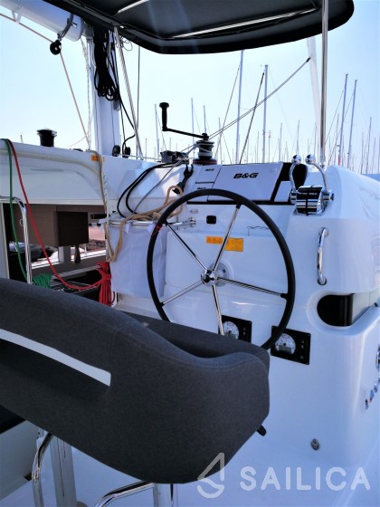 Lagoon 40 - Yacht Charter Sailica