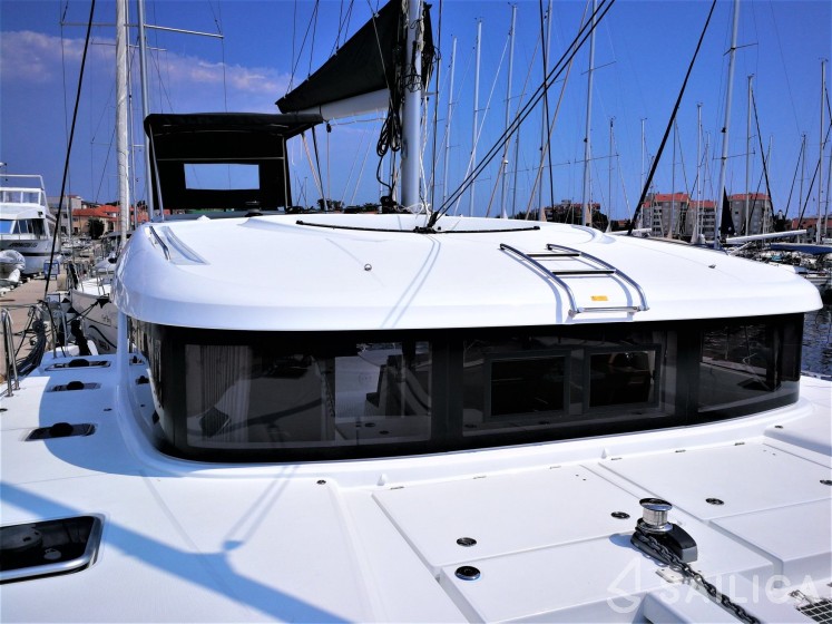 Lagoon 40 - Yacht Charter Sailica