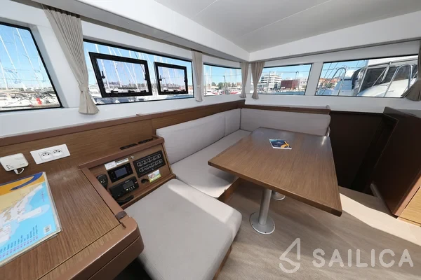 Lagoon 40 - Yacht Charter Sailica