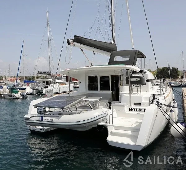 Lagoon 40 - Yacht Charter Sailica