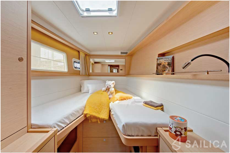 Lagoon 450 - Yacht Charter Sailica