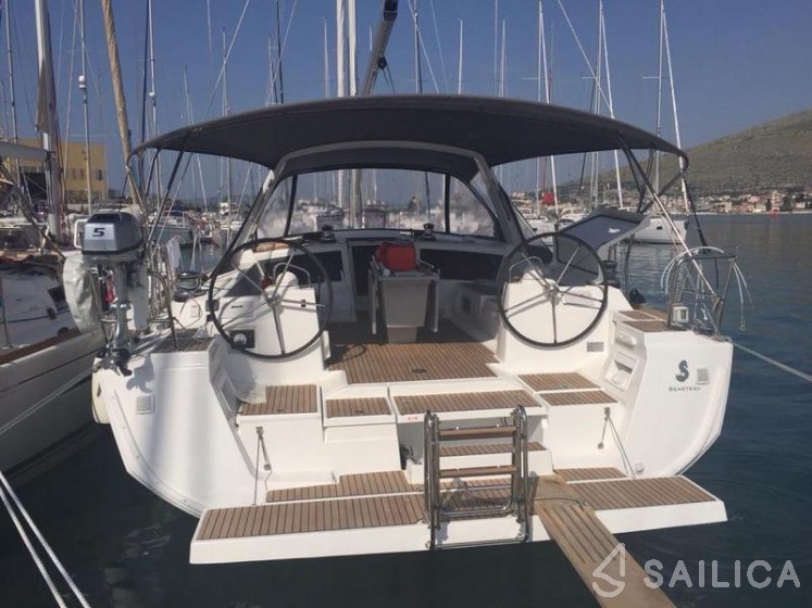 Oceanis 48 - Yacht Charter Sailica