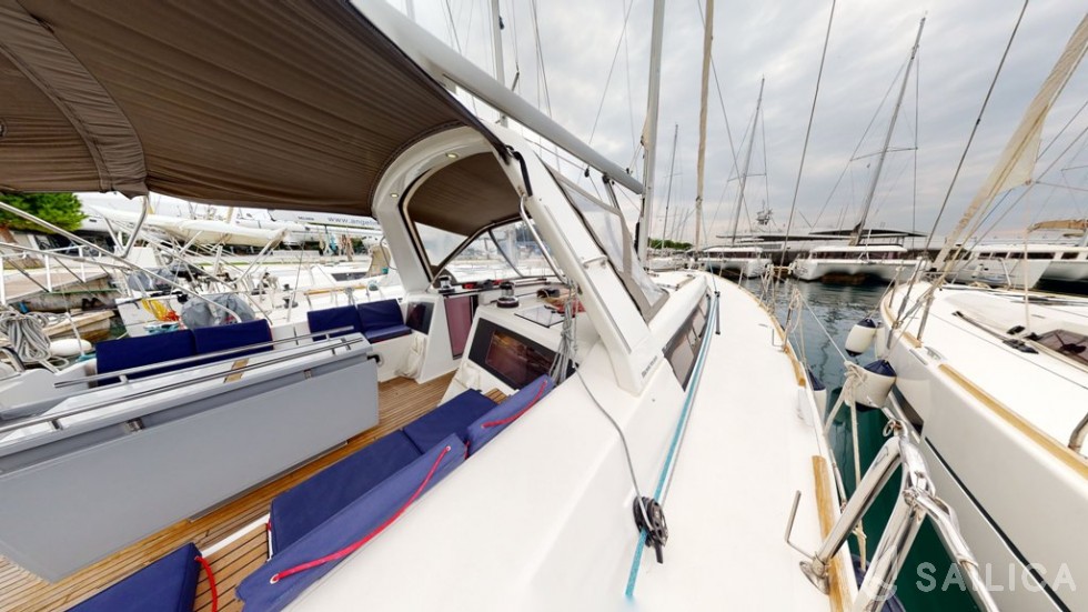 Oceanis 48 - Yacht Charter Sailica