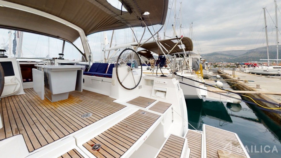 Oceanis 48 - Yacht Charter Sailica