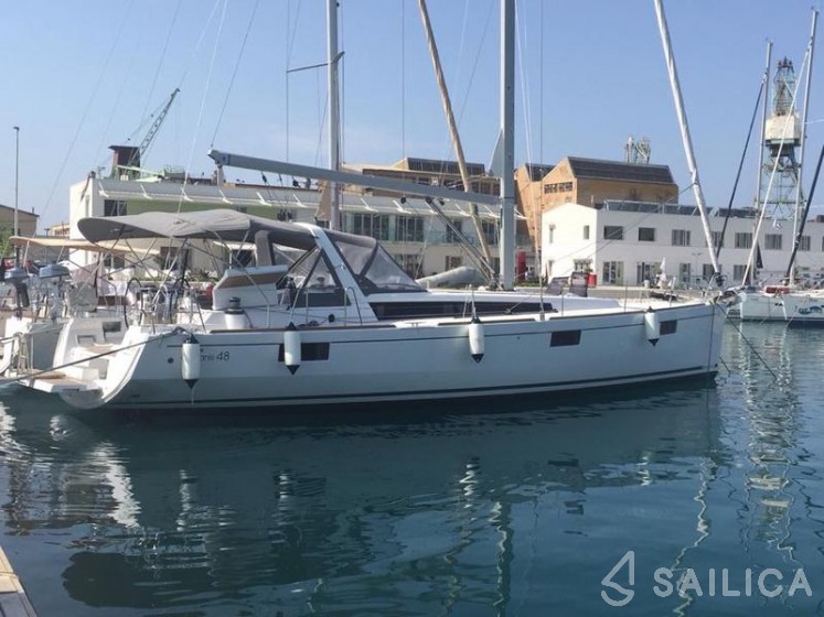 Oceanis 48 - Yacht Charter Sailica