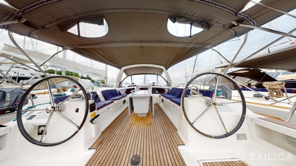 Oceanis 48 - Yacht Charter Sailica