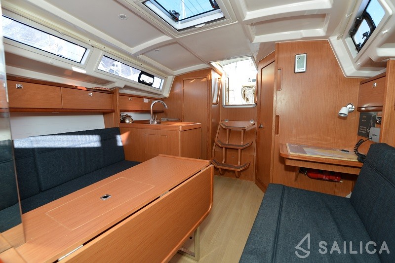 Bavaria Cruiser 33 - Yacht Charter Sailica