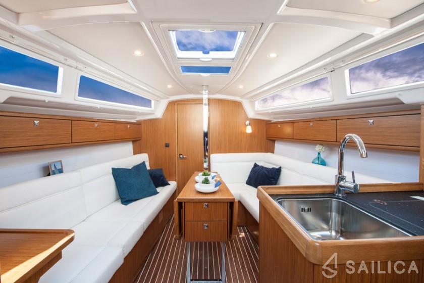 Bavaria Cruiser 33 - Yacht Charter Sailica
