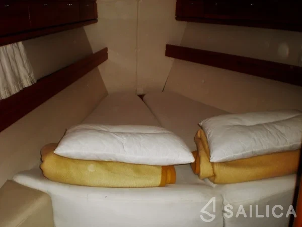 Bavaria 39 Cruiser - Yacht Charter Sailica