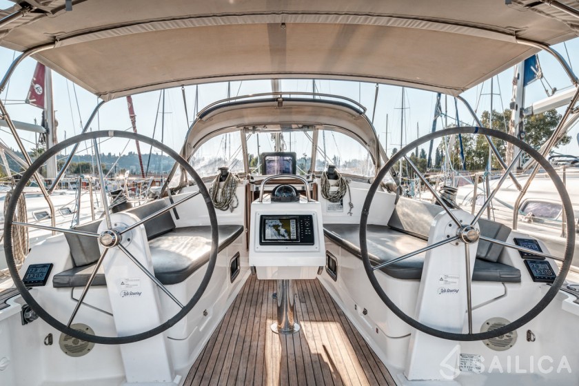Bavaria 37 Cruiser - Yacht Charter Sailica