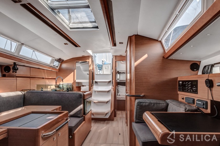 Sun Odyssey 419 - Yacht Charter Sailica