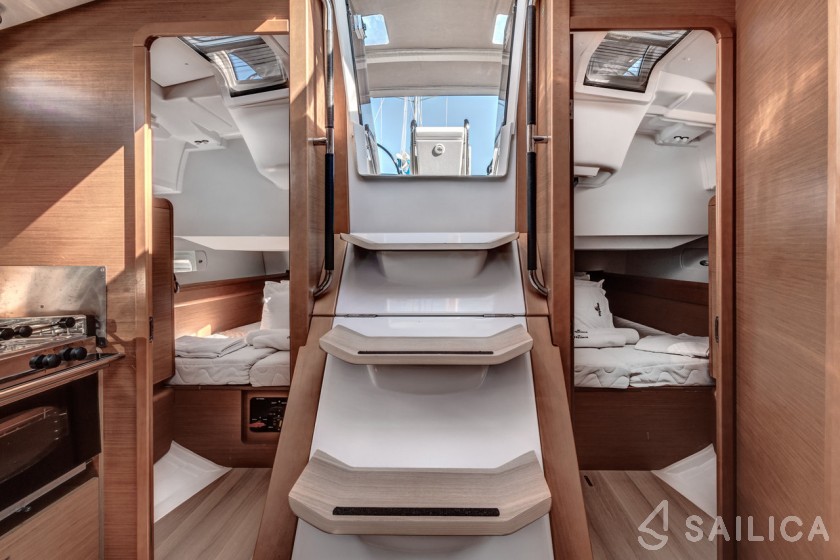 Sun Odyssey 419 - Yacht Charter Sailica
