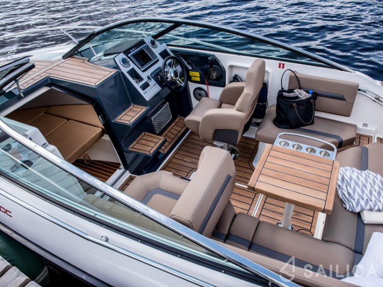 Flipper 640 DC - Yacht Charter Sailica
