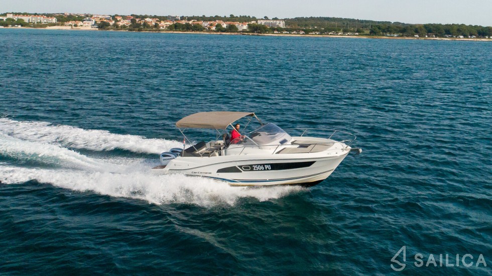 Cap Camarat 9.0 WA - Yacht Charter Sailica