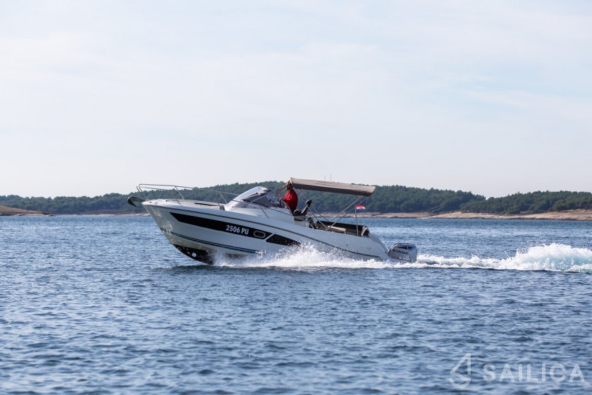 Cap Camarat 9.0 WA - Yacht Charter Sailica