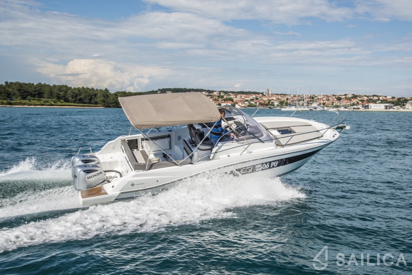 Cap Camarat 9.0 WA - Yacht Charter Sailica