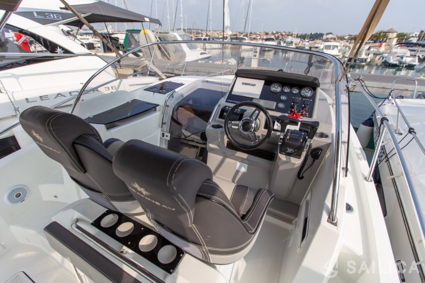 Cap Camarat 9.0 WA - Yacht Charter Sailica
