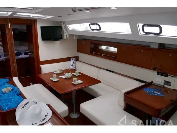 Oceanis 50 - Yacht Charter Sailica
