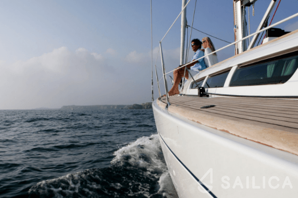 Sun Odyssey 42 i - Yacht Charter Sailica