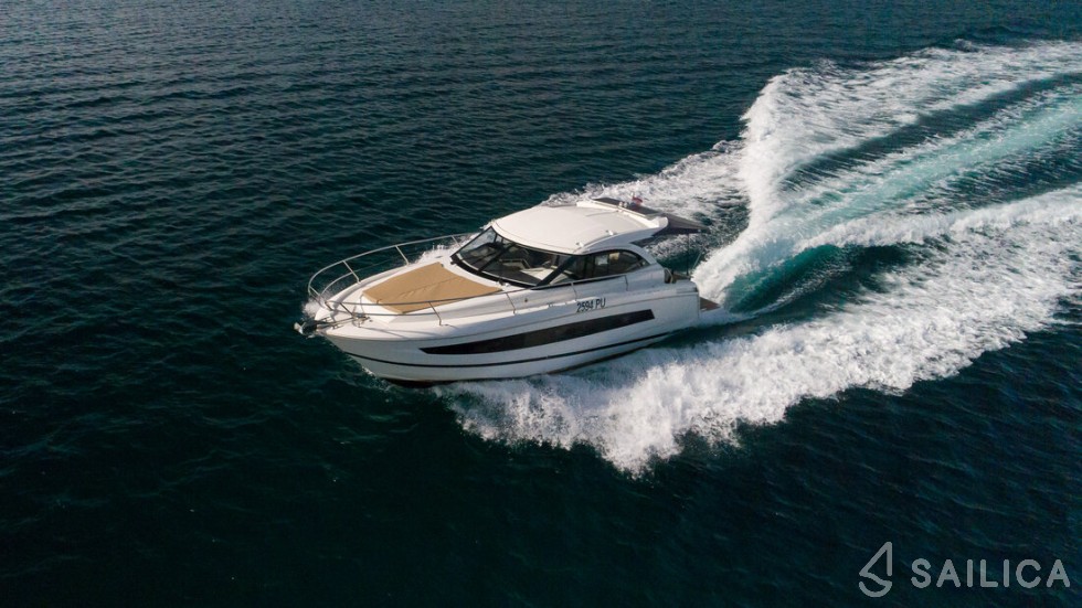 Leader 36 - Yacht Charter Sailica