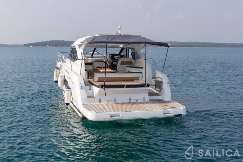 Leader 36 - Yacht Charter Sailica