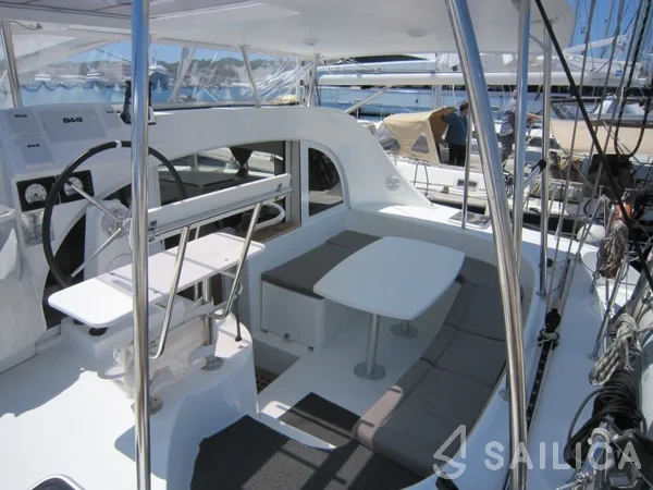 Lagoon 380 - Yacht Charter Sailica