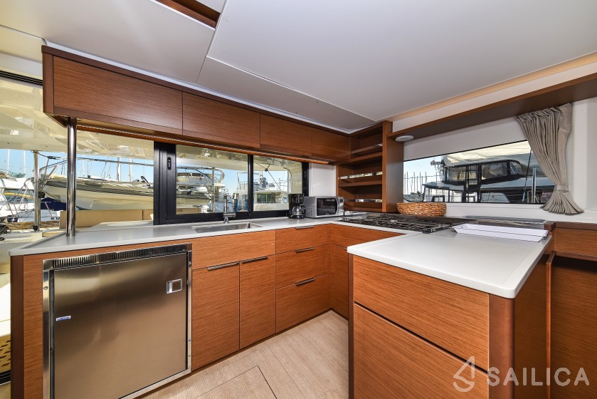 Lagoon 46  - Yacht Charter Sailica